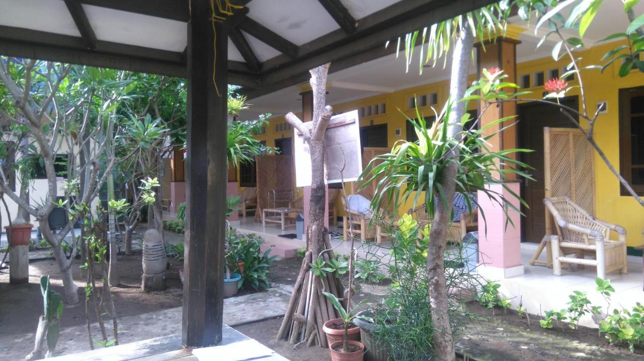 Koi Gili Guest House Гили Траванган Экстерьер фото